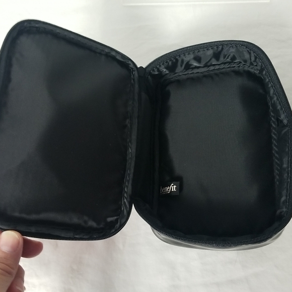 BENEFIT LAUGHTER IS THE BEST COSMETIC, MAKEUP BAG - Picture 5 of 8